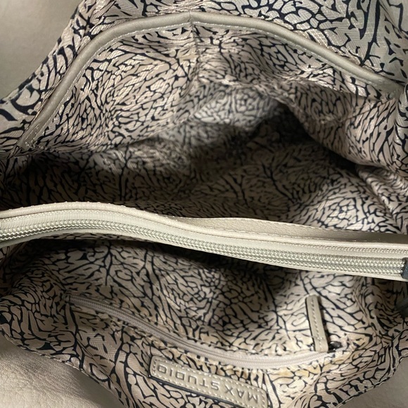 Handbag - Picture 3 of 6